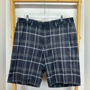 SLAZENGER Men's Black and White plaid flat front golf shorts size 38